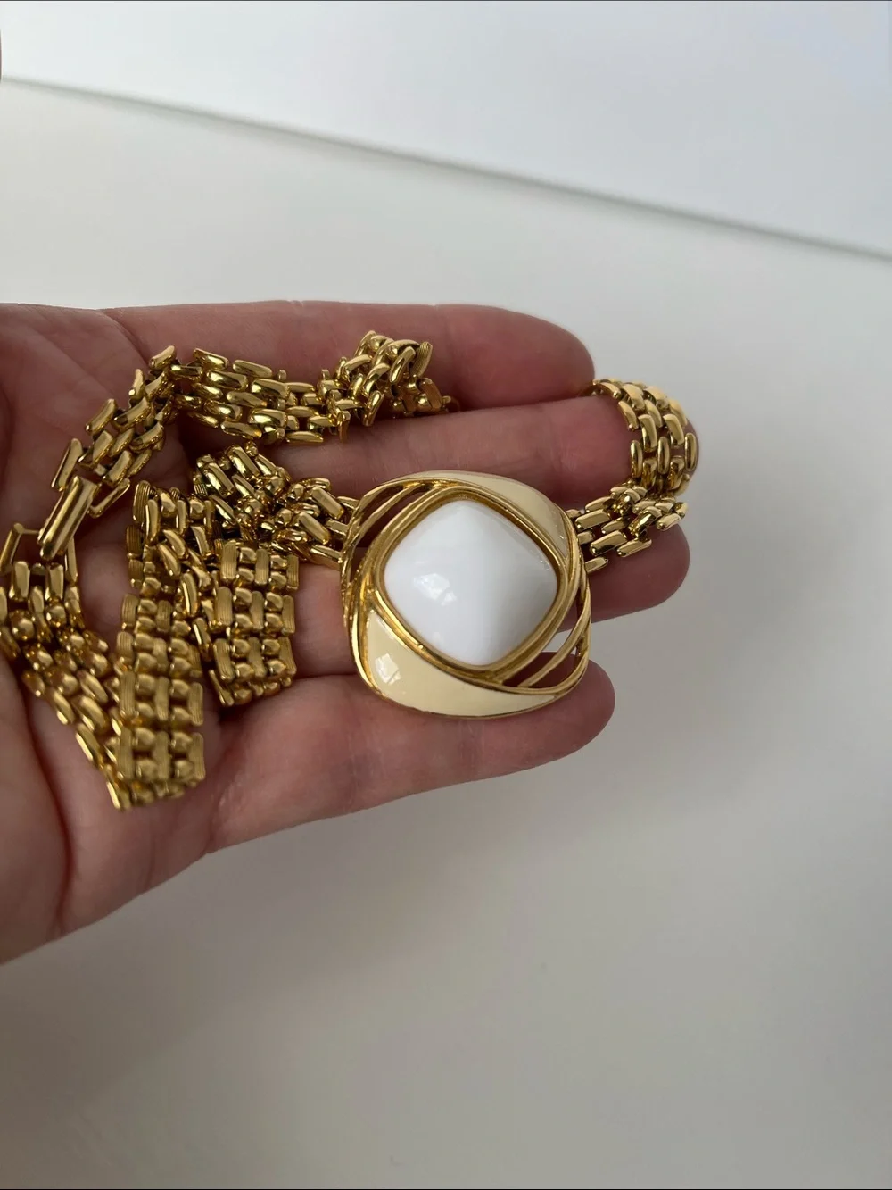 Vintage Trifari Gold Tone White faux Stone Statement Woven Chain Necklace Choker